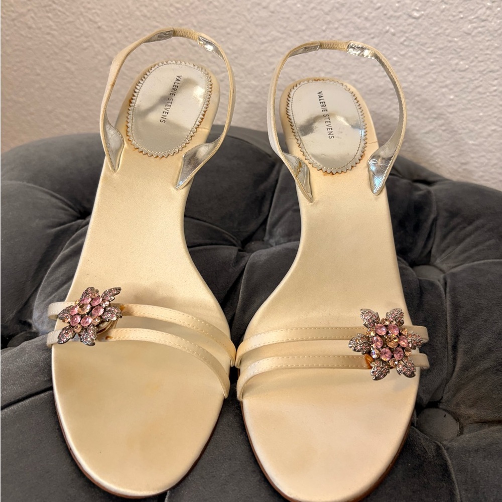 Valerie Stevens Cream and Pink Heels